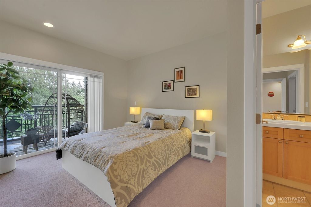 listing image 9367500007065995652