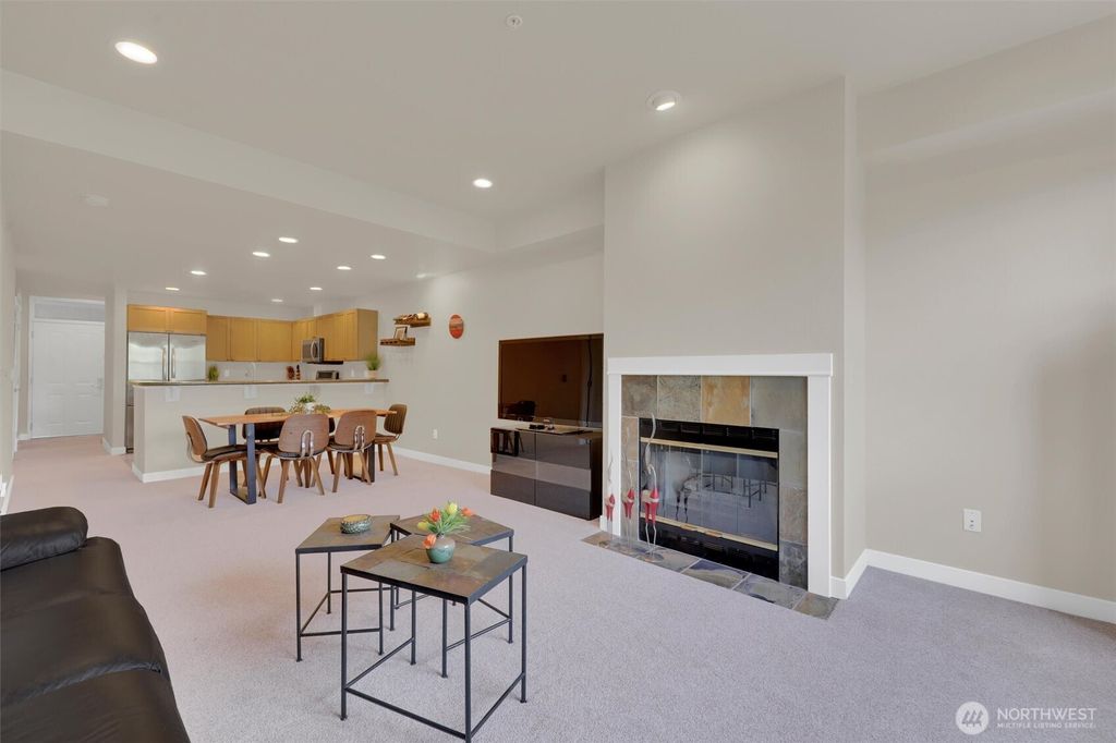 listing image 9364059387335810778