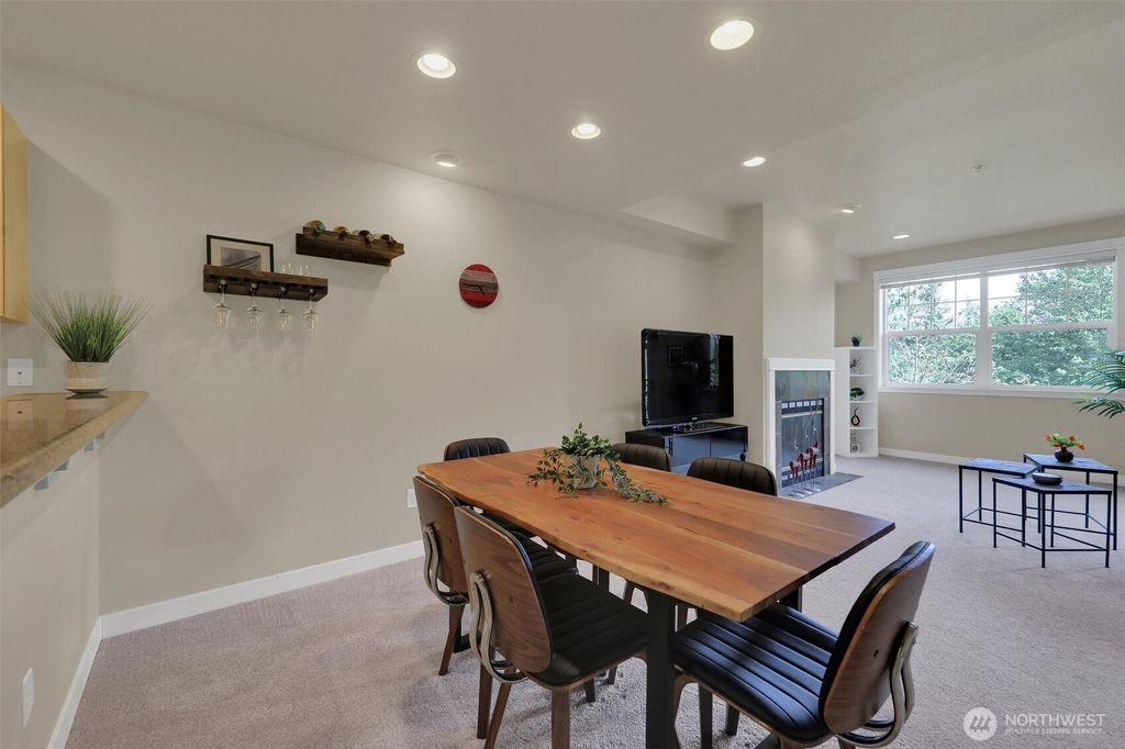 listing image 9361649719873212491