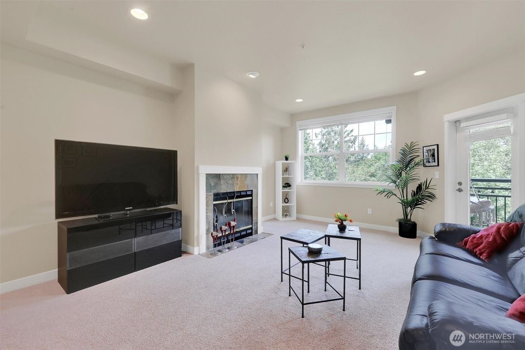 listing image 9360830106580020865