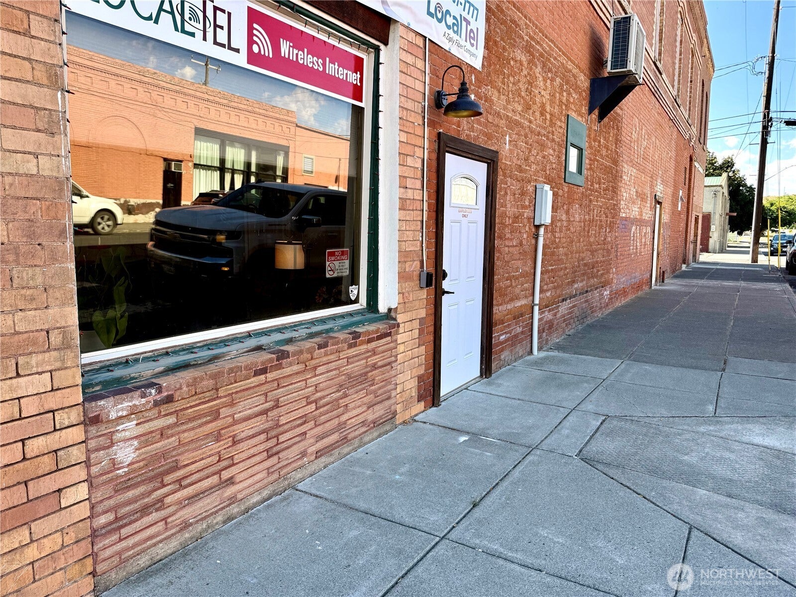 4 E 1st Avenue