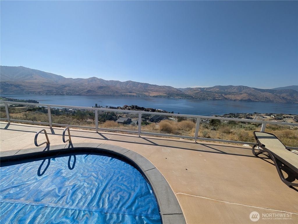 Photo of 335 Henderson Road, Chelan, WA 98816 (MLS # 2500461)