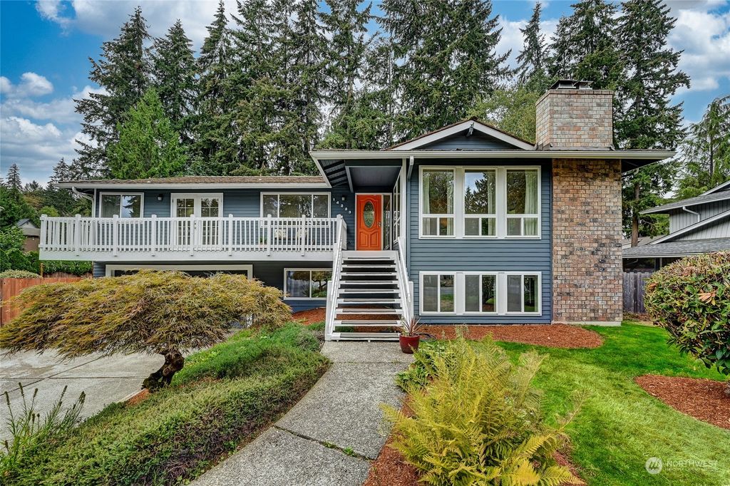 Photo of 14223 148th Place SE, Renton, WA 98059 (MLS # 1995708)