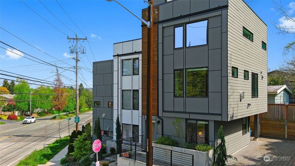 Photo of 6112 57th Avenue NE, Seattle, WA 98115 (MLS # 2300653)