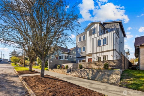 Photo of 1004 N 48th Street, Seattle, WA 98103 (MLS # 2535127)
