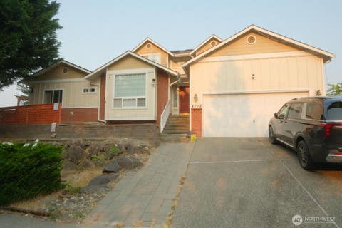 Photo of 4012 122nd Avenue SE, Bellevue, WA 98006 (MLS # 2566530)