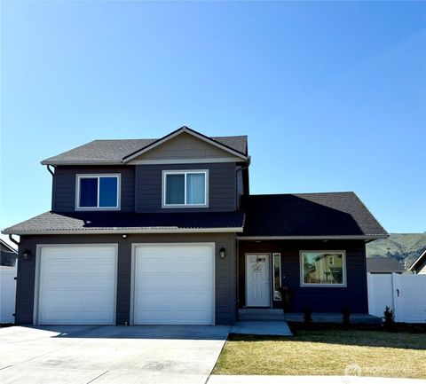 Photo of 582 S Joseph Avenue, East Wenatchee, WA 98802 (MLS # 2431342)
