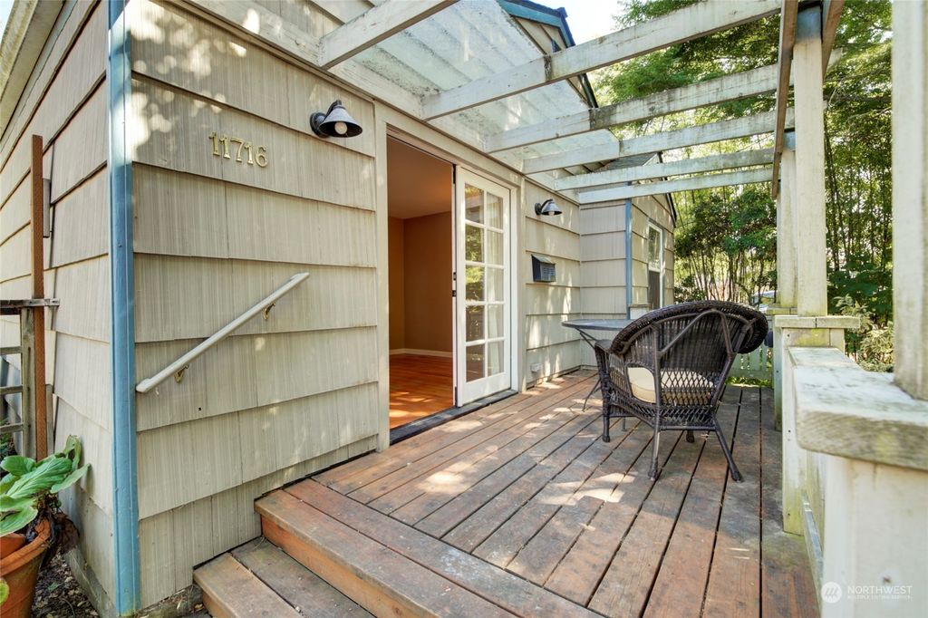Photo of 11716 26th Avenue NE, Seattle, WA 98125 (MLS # 2146222)