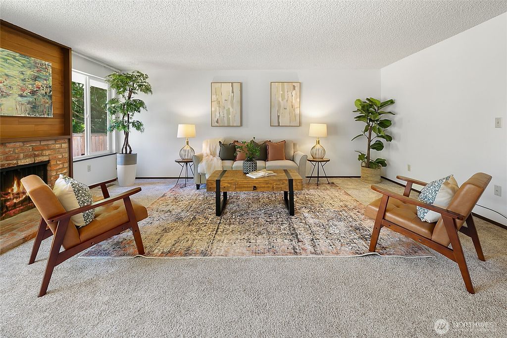 Photo of 14210 NE 63rd Court, Redmond, WA 98052 (MLS # 2381648)