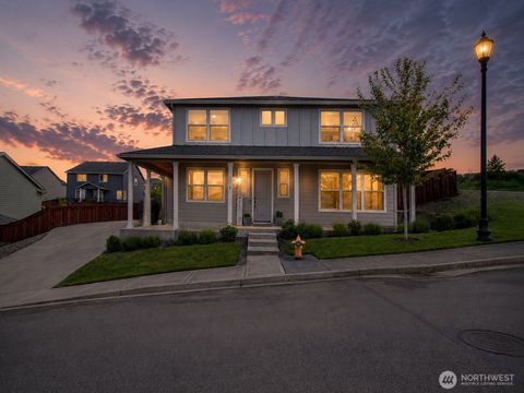 Photo of 2307 E 6th Street, La Center, WA 98629 (MLS # 2530025)