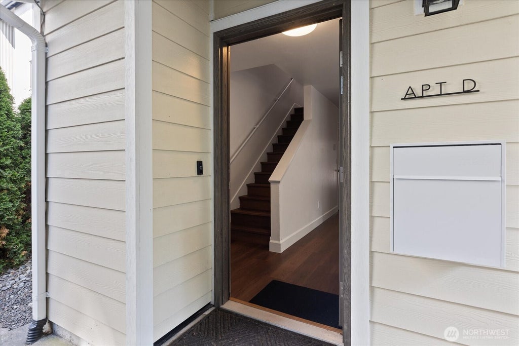 Photo of 116 17th Avenue #D, Seattle, WA 98122 (MLS # 2586033)