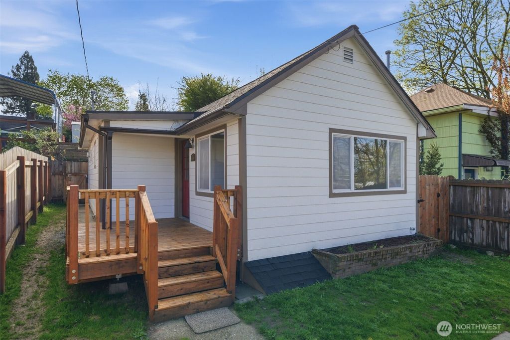 Photo of 110 Olympic Ave Ave, Bremerton, WA 98312 (MLS # 2508989)