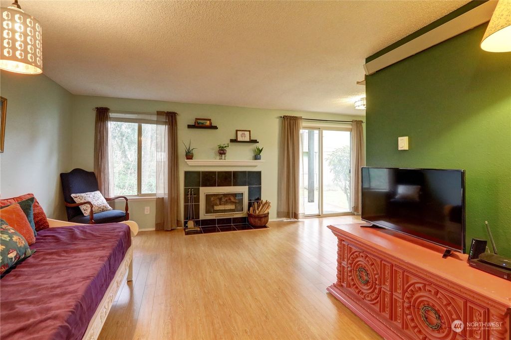 Photo of 34014 1st Place S #B, Federal Way, WA 98003 (MLS # 2220791)