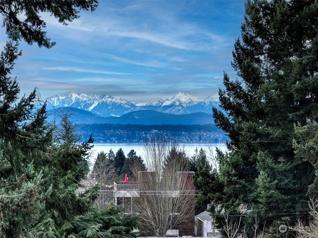 Photo of 6058 41st Avenue SW, Seattle, WA 98136 (MLS # 2210903)