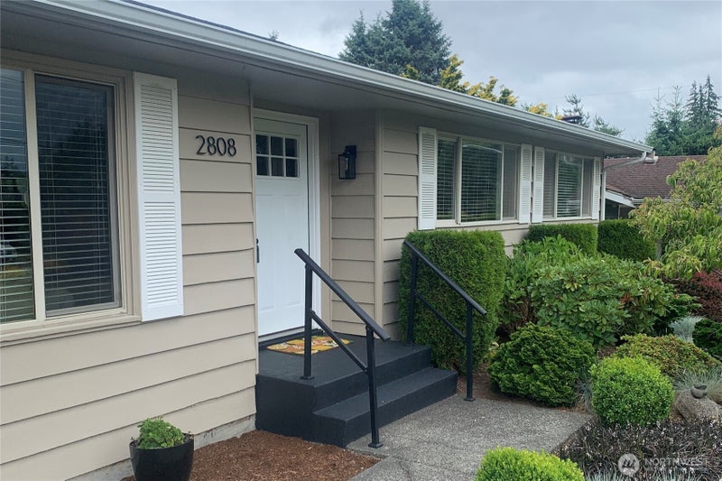 2808 Azalea Place
