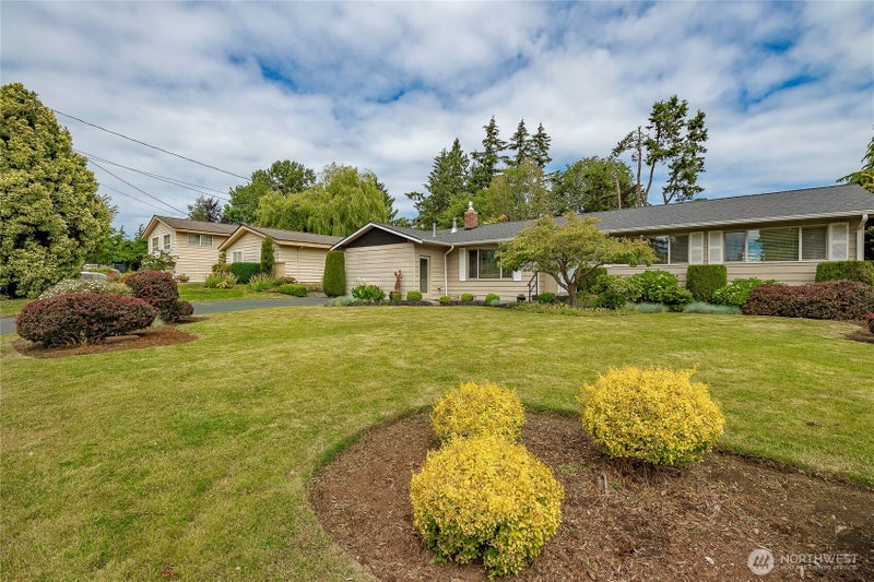 2808 Azalea Place