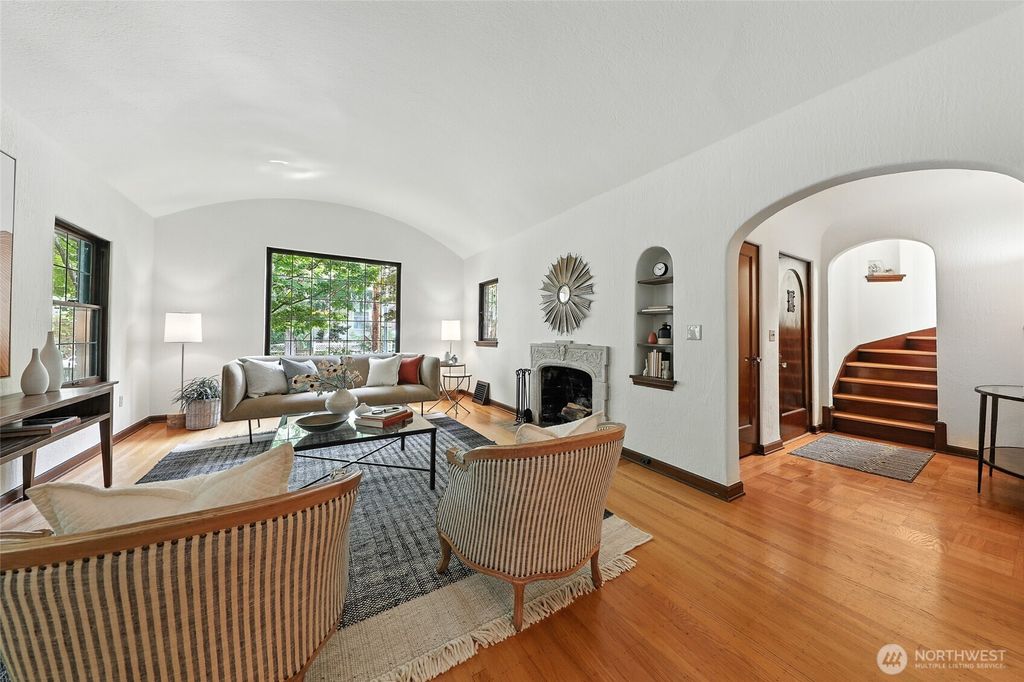 Photo of 2017 10th Avenue E, Seattle, WA 98102 (MLS # 2447271)