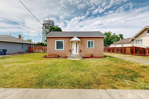 Photo of 428 SE Date Street, College Place, WA 99324 (MLS # 2509586)