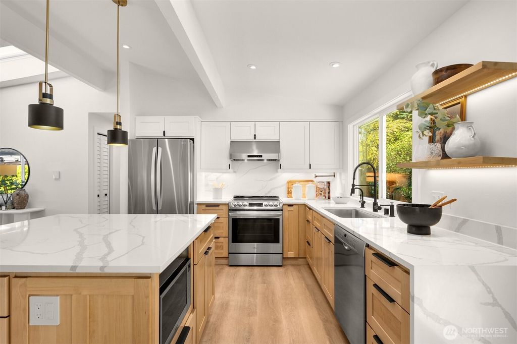 Photo of 1513 3rd Place, Kirkland, WA 98033 (MLS # 2467498)