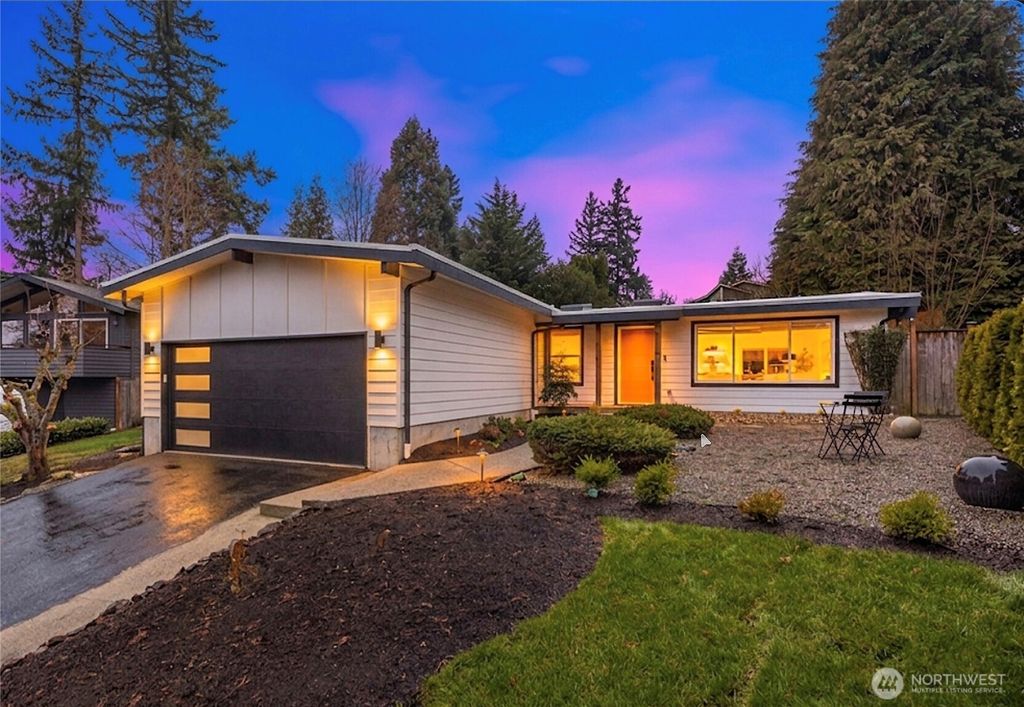 Photo of 1513 3rd Place, Kirkland, WA 98033 (MLS # 2467498)