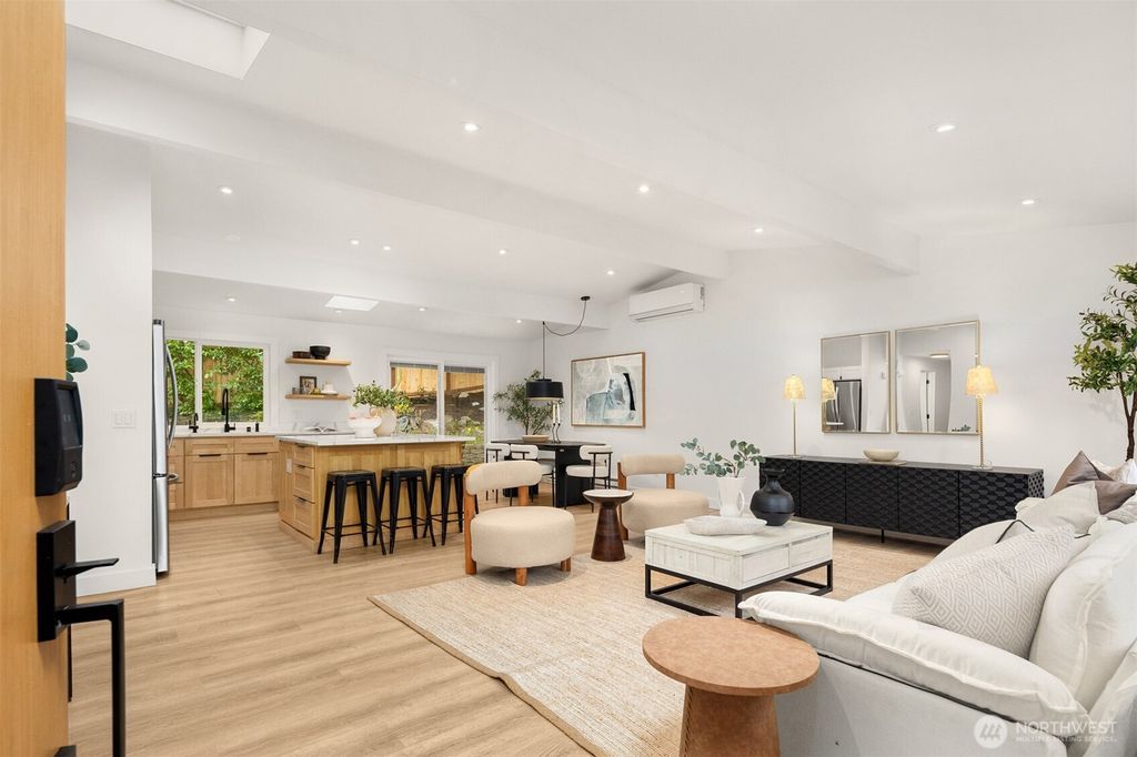 Photo of 1513 3rd Place, Kirkland, WA 98033 (MLS # 2467498)