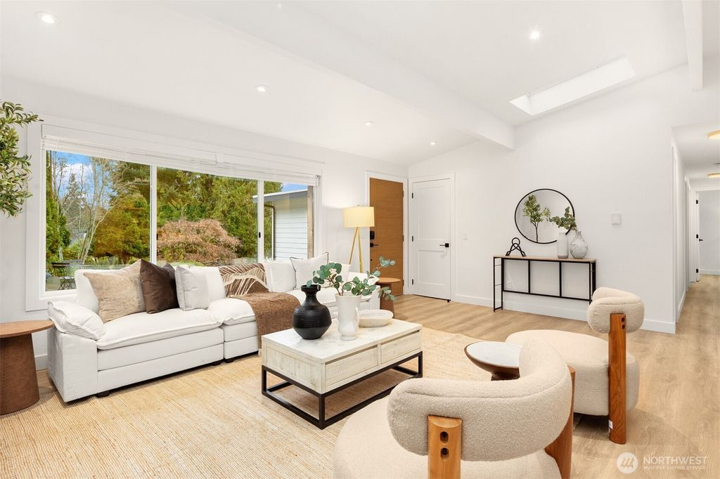 Photo of 1513 3rd Place, Kirkland, WA 98033 (MLS # 2467498)