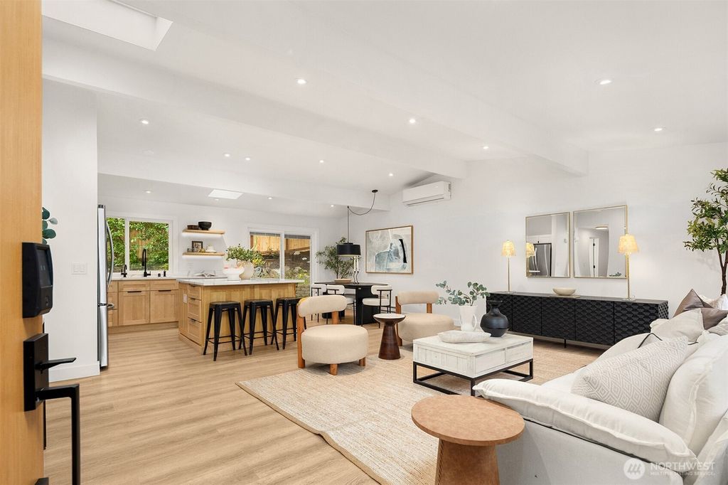 Photo of 1513 3rd Place, Kirkland, WA 98033 (MLS # 2467498)