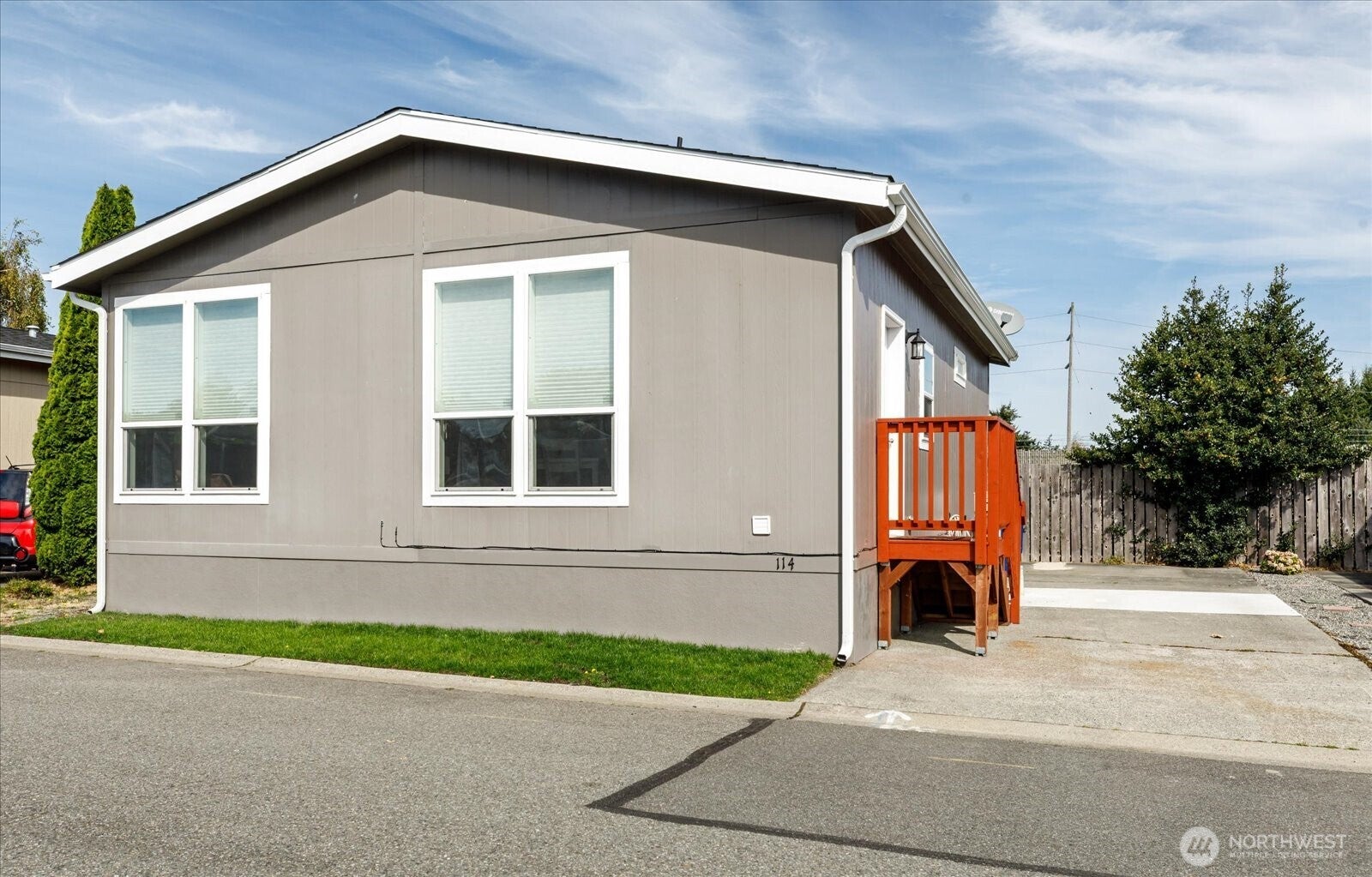 225 NE Ernst Street 114
