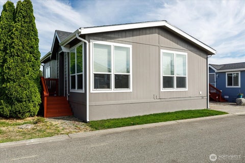 Photo of 225 NE Ernst Street #114, Oak Harbor, WA 98277 (MLS # 2582855)