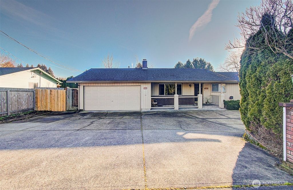 Photo of 13009 NE 76th Street, Vancouver, WA 98682 (MLS # 2467887)