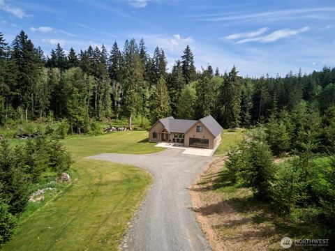 Photo of 312 Little Valley Lane, Castle Rock, WA 98611 (MLS # 2522676)