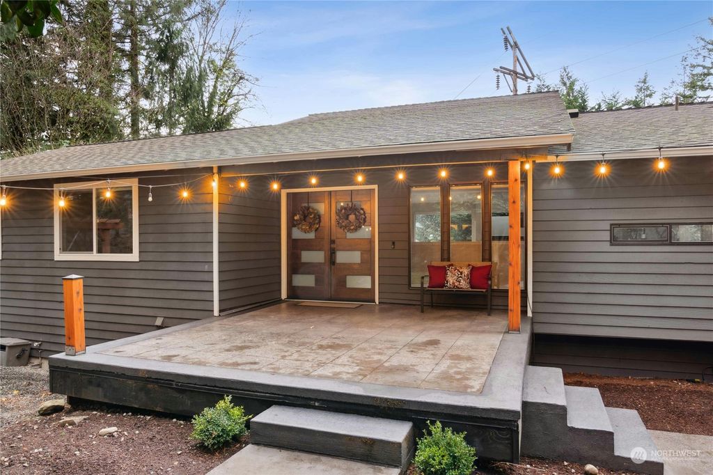 Photo of 65 Mt Pilchuck Avenue SW, Issaquah, WA 98027 (MLS # 2318222)