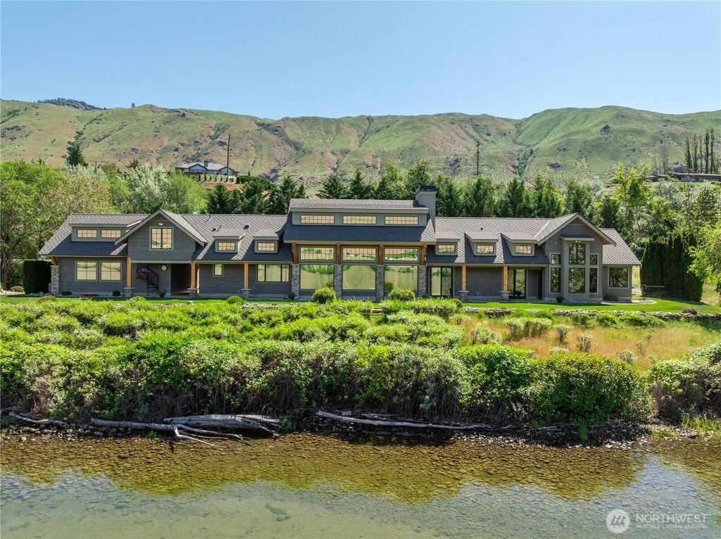Photo of 13531 US Hwy 2, East Wenatchee, WA 98802 (MLS # 2522015)