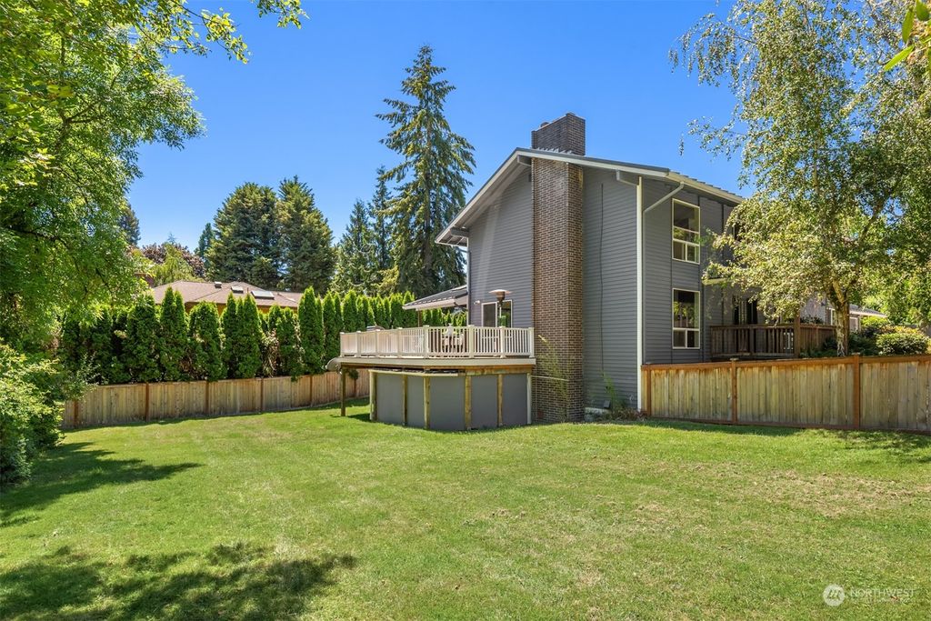 Photo of 7827 NE 12th Street, Medina, WA 98039 (MLS # 2257170)