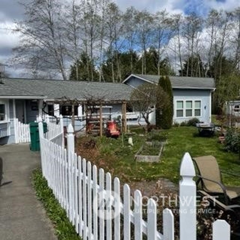 Photo of 21901 40th Place W, Mountlake Terrace, WA 98043 (MLS # 2220503)