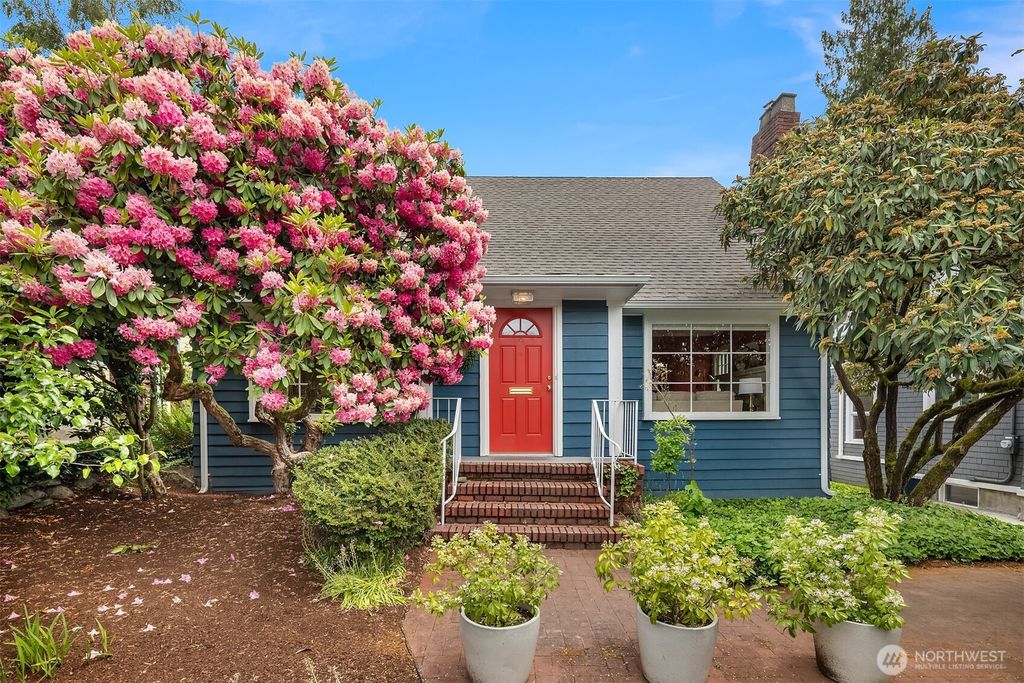 Photo of 2522 31st Avenue S, Seattle, WA 98144 (MLS # 2524763)