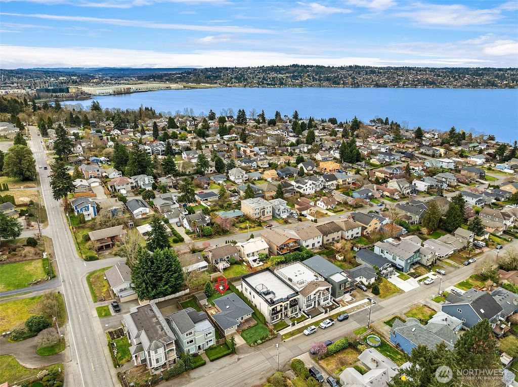 Photo of 1205 N 33rd Place, Renton, WA 98056 (MLS # 2343916)