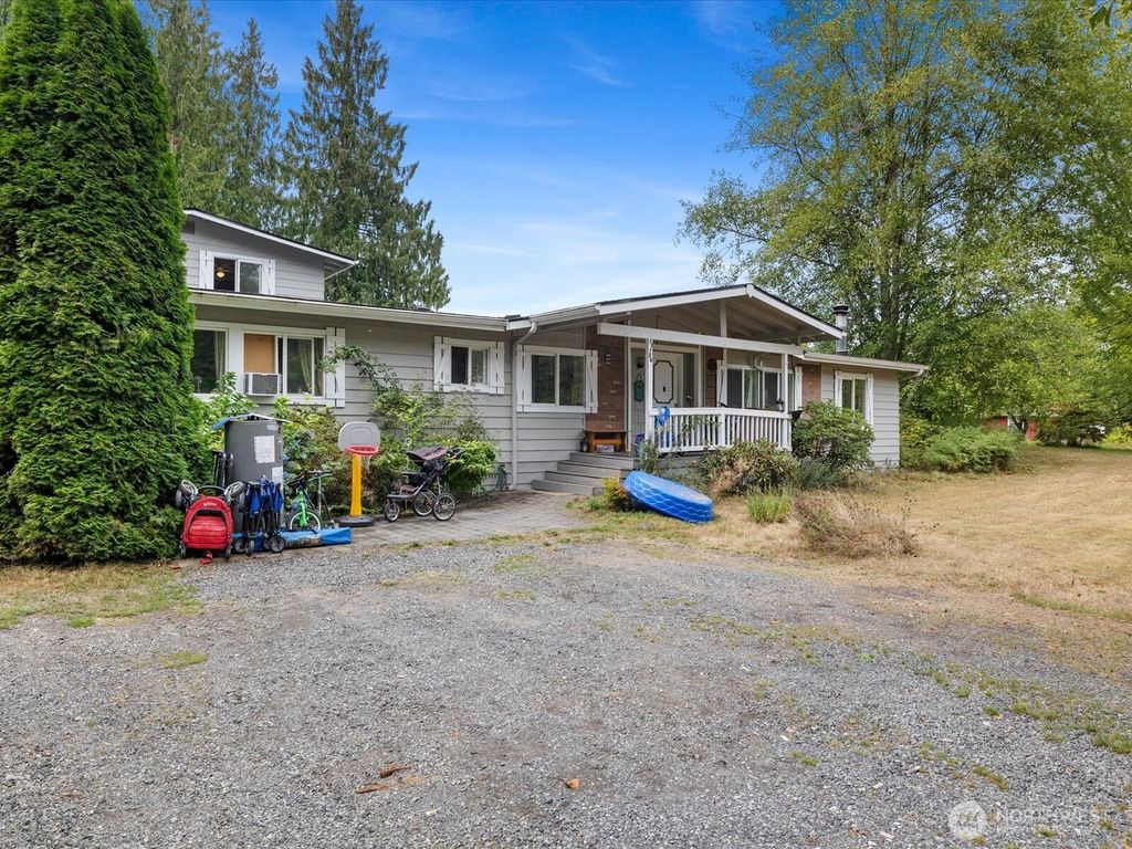 Photo of 11126 87th Avenue NE, Marysville, WA 98271 (MLS # 2422537)