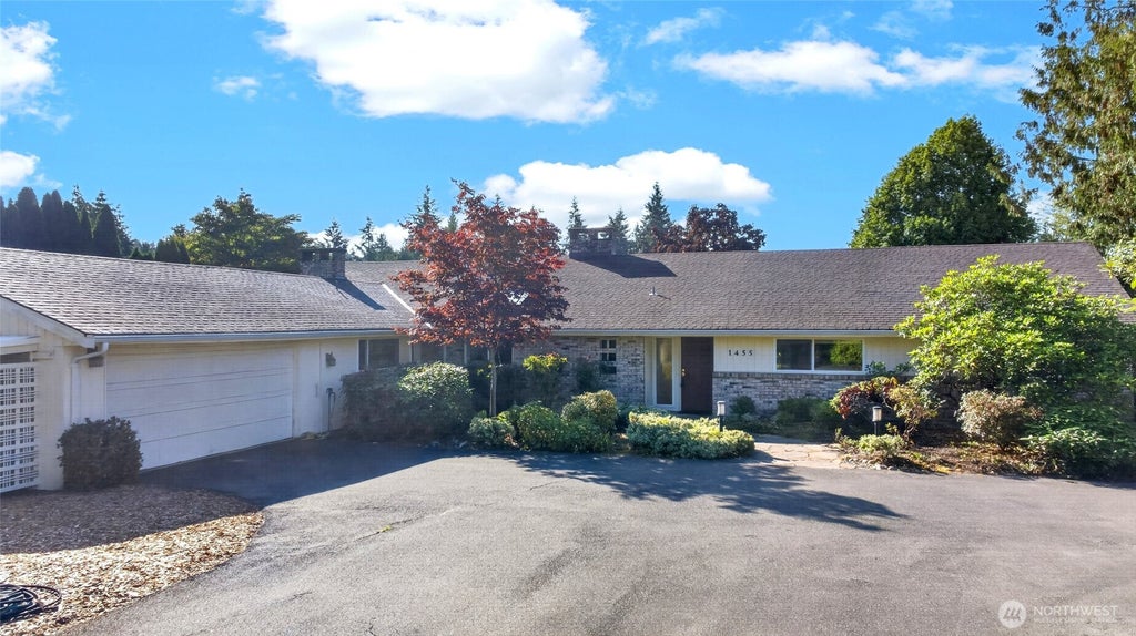 Photo of 1455 NW 188th Street, Shoreline, WA 98177 (MLS # 2593155)