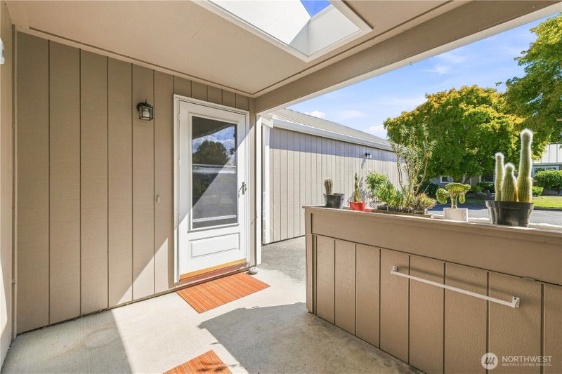 504 W Bowman Court