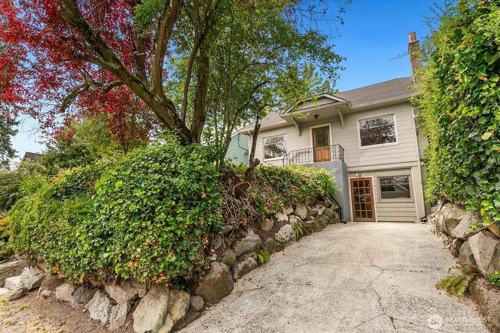Photo of 4725 4th Avenue NE, Seattle, WA 98105 (MLS # 2417818)