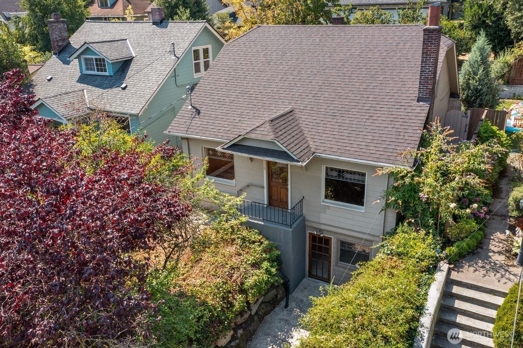 Photo of 4725 4th Avenue NE, Seattle, WA 98105 (MLS # 2417818)