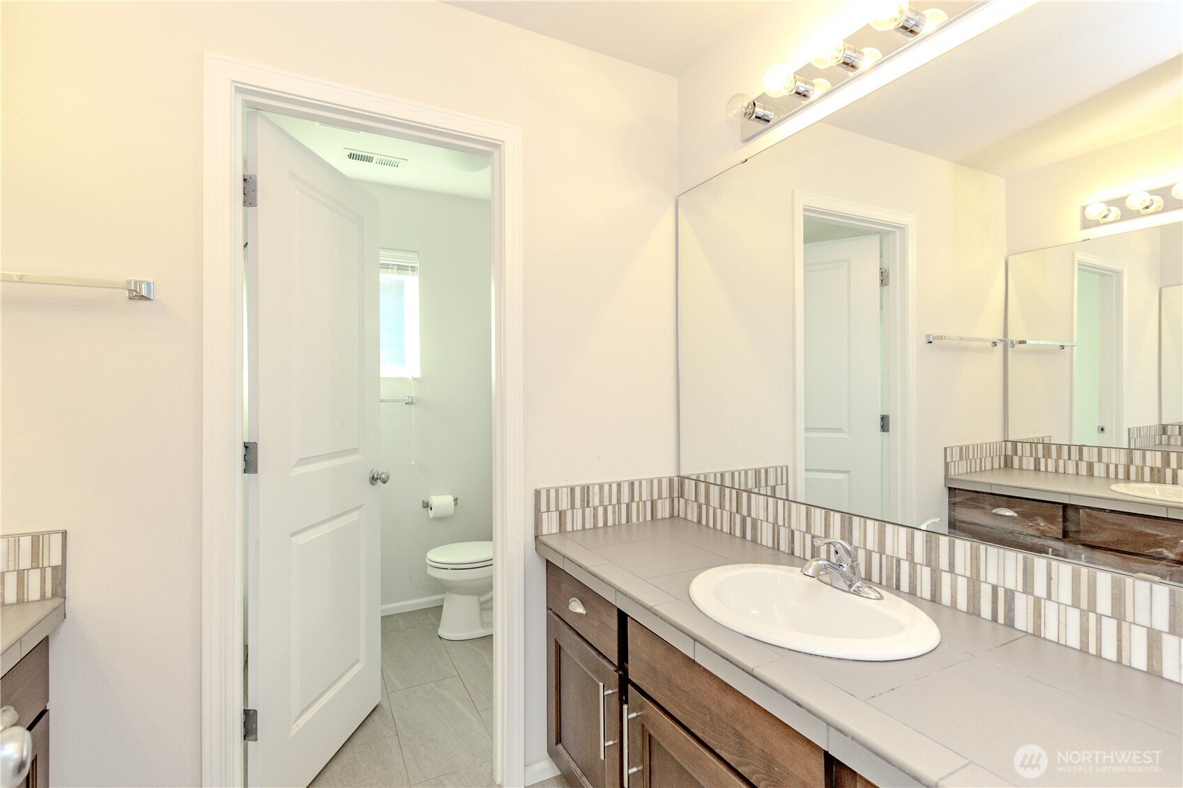 Maple Valley, Washington 98038, United States, 4 Bedrooms Bedrooms, ,3 BathroomsBathrooms,Residential,Active,228869