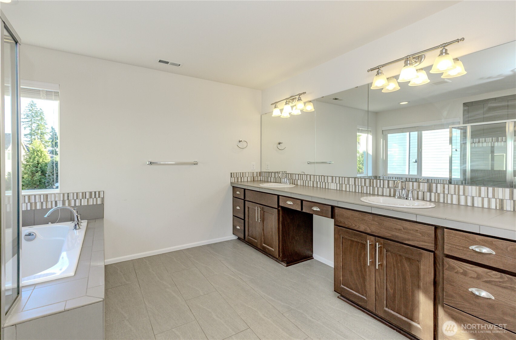 Maple Valley, Washington 98038, United States, 4 Bedrooms Bedrooms, ,3 BathroomsBathrooms,Residential,Active,228869