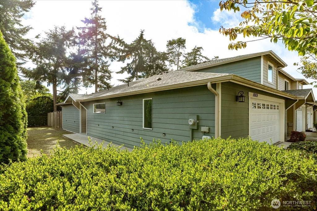 Photo of 1669 SW Stremler Drive, Oak Harbor, WA 98277 (MLS # 2592384)