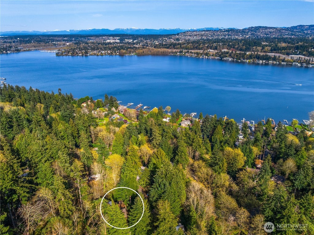 Photo of 5021 E Mercer Way, Mercer Island, WA 98040 (MLS # 2536763)