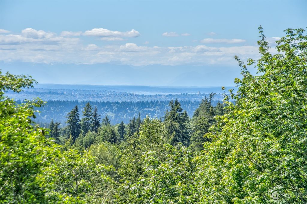 Photo of 6289 155 Avenue SE, Bellevue, WA 98006 (MLS # 2244852)