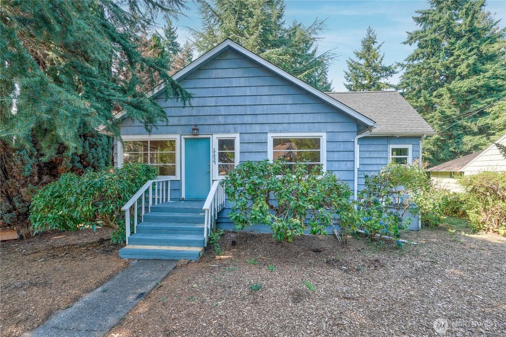 Photo of 11027 Alton Avenue NE, Seattle, WA 98125 (MLS # 2417209)