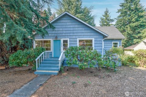 Photo of 11027 Alton Avenue NE, Seattle, WA 98125 (MLS # 2417209)