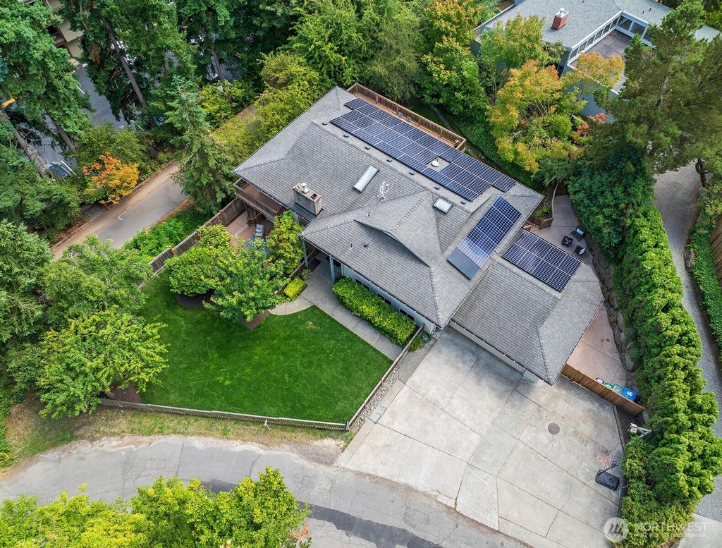 Photo of 7540 58th Avenue NE, Seattle, WA 98115 (MLS # 2417367)